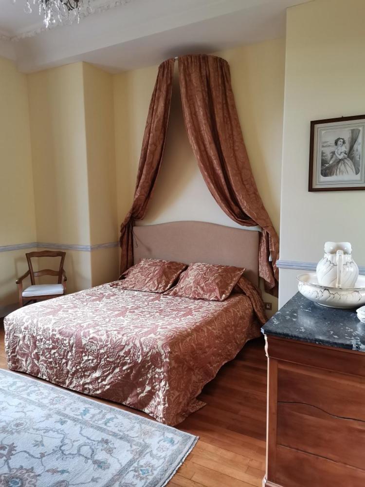 Chateau De Courseulles Bilik gambar